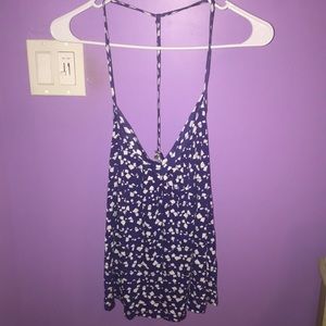Loose fitting string tank